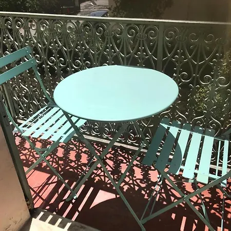 Suquet Forville شقة